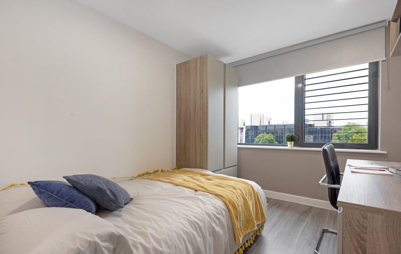 Premium Ensuite Plus, Stanhope House, 91-95 Commercial Road, City Centre, Portsmouth - Image 1