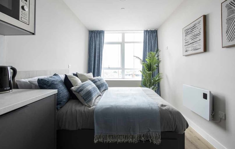 Large Studio, Boutique Swansea, St Helen's Road, Mount Pleasant, Swansea - Image 1