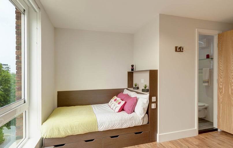 Davidson House, 3-5 Penrhyn Road, Surbiton, Kingston - Image 1