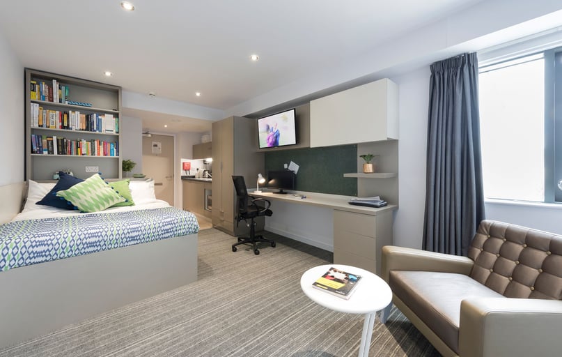 The Kingfisher, Western Way, Newtown, Exeter - Image 1