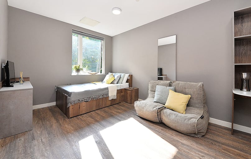800 Bristol Road, Selly Oak, Birmingham - Image 1