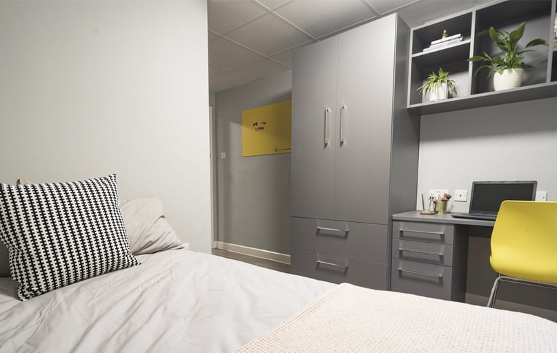 Mansion Point, 1 Cromwell Range, Fallowfield, Manchester - Image 1