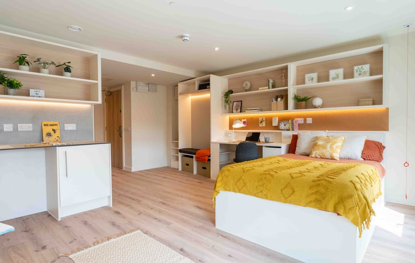 iQ Cullen House, 225 Bath Street, City Centre, Glasgow - Image 1