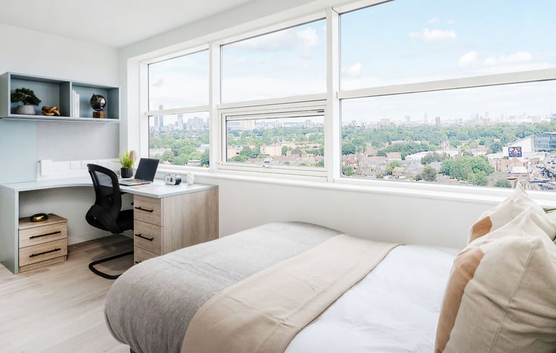 The Paragon, Boston Manor Road, Brentford, London - Image 1