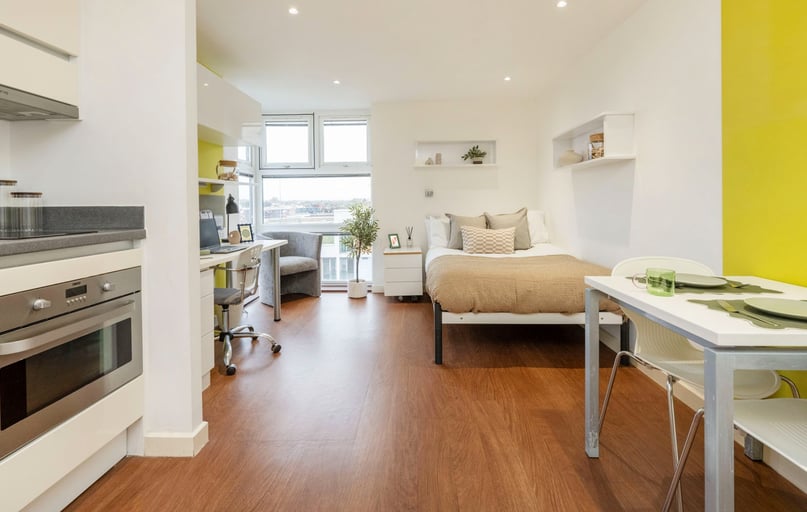 Griffon Studios, Winstanley Road, Battersea, London - Image 1