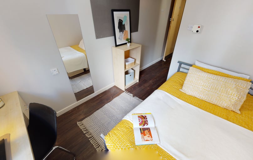 iQ Great Newton House, 7 Lower Gill Street, City Centre, Liverpool - Image 1