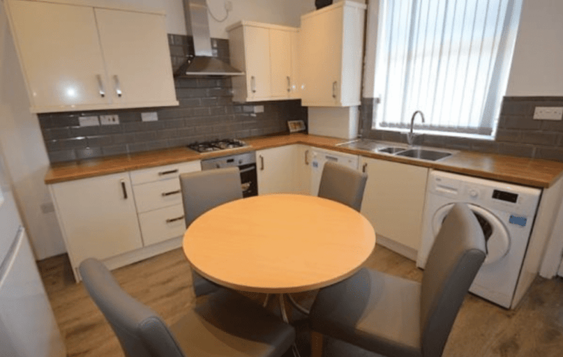 Welton Grove, Hyde Park, Leeds - Image 1