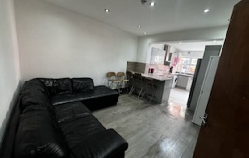 Cardigan Road, Burley, Leeds - Image 1