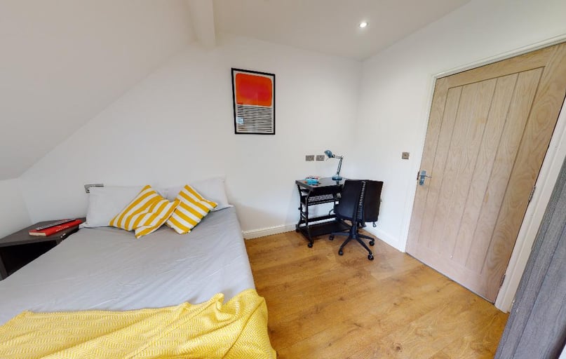 Victoria Park Road, Clarendon Park, Leicester - Image 1