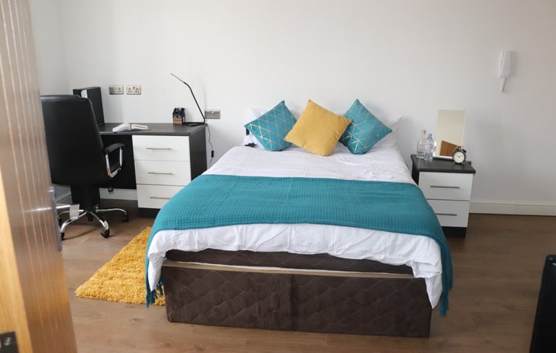 St. Peters Road, Highfields, Leicester - Image 1