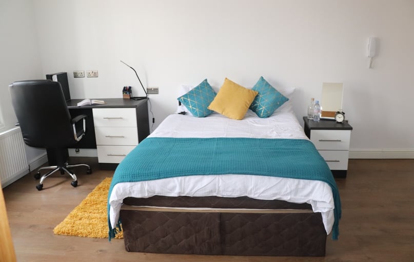 St. Peters Road, Highfields, Leicester - Image 1