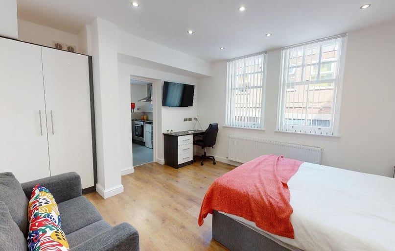 Salisbury Road, Victoria Park, Leicester - Image 1