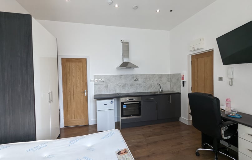 London Road, Highfields, Leicester - Image 1