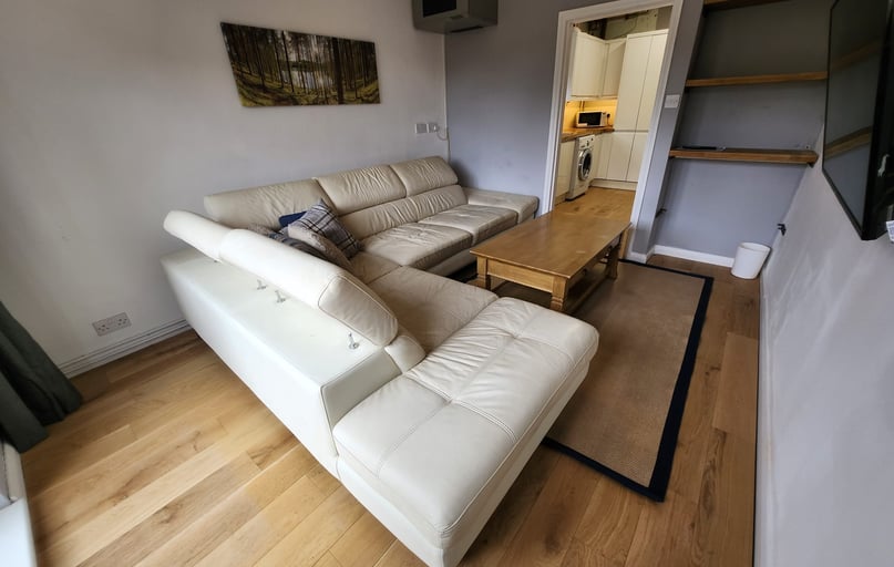 Swan Road, Kingsholm, Gloucester - Image 1