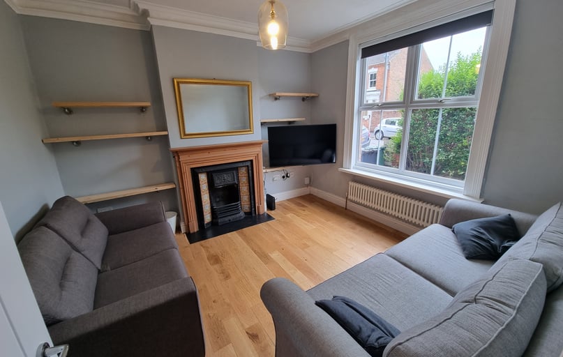 Honyatt Road, Kingsholm, Gloucester - Image 1