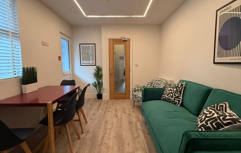 Furzehill Road, Mutley, Plymouth - Image 1