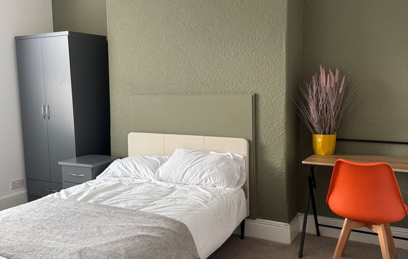 Penrose Street, City Centre, Plymouth - Image 1