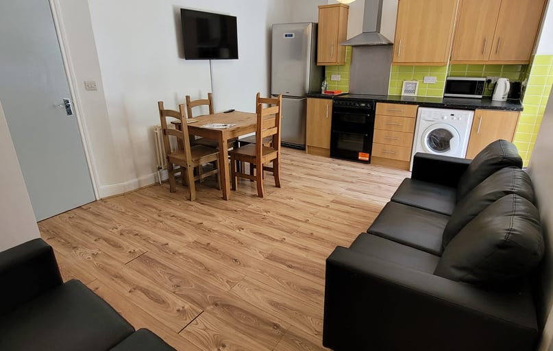 Freehold Street, Near university, Northampton - Image 1