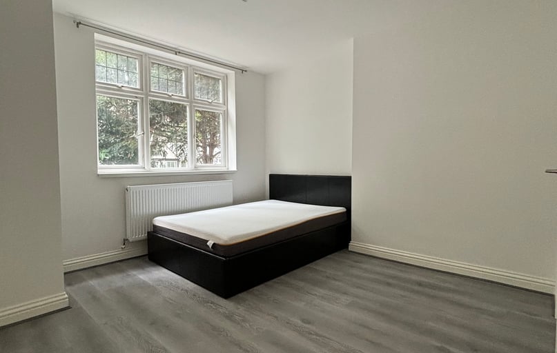 Princes Avenue, Acton, London - Image 1