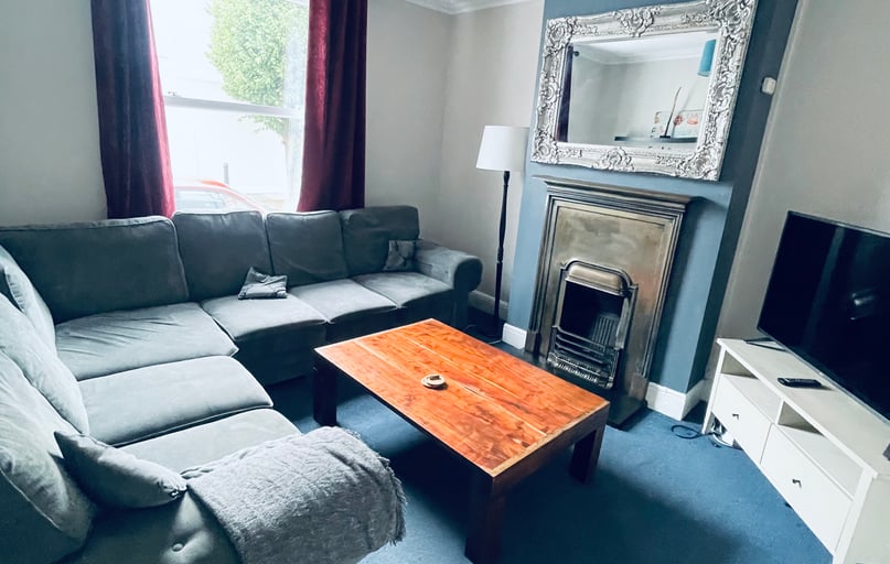 Marle Hill Road, Near francis close campus, Cheltenham - Image 1