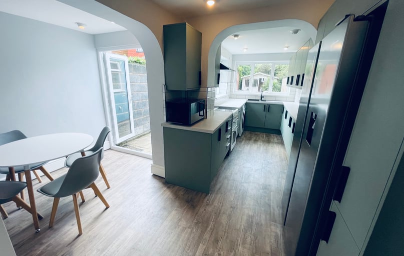 Cleeveland street, St Pauls, Cheltenham - Image 1