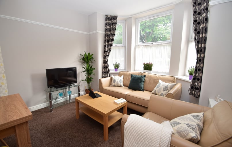 Platt Lane, Rusholme, Manchester - Image 1