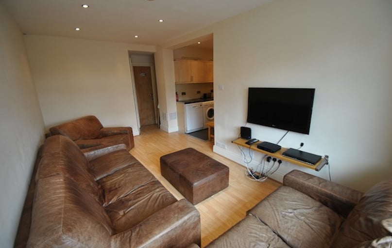 Edgeworth Drive, Fallowfield, Manchester - Image 1