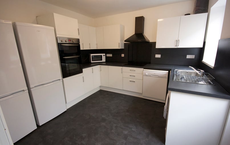 Furzehill Road, Mutley, Plymouth - Image 1