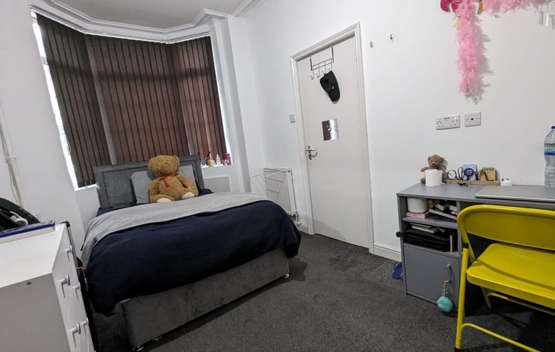 Sturgess Street, Penkhull, Stoke - Image 1