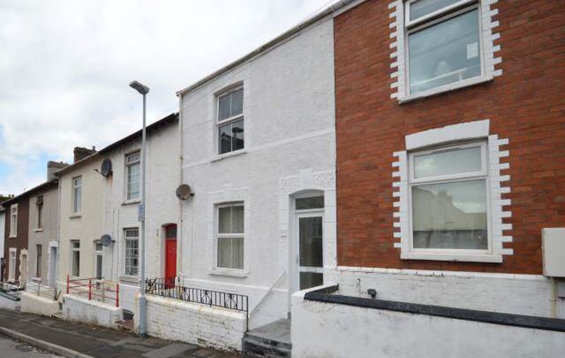 Waterloo Place, Brynmill, Swansea - Image 1