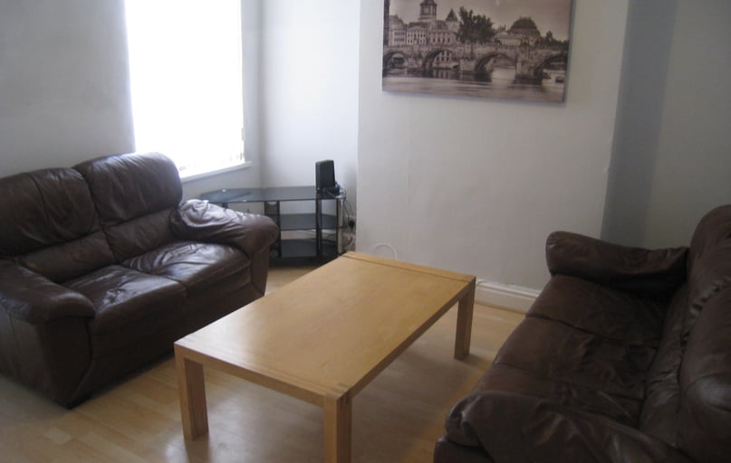 Jubilee Drive, Kensington, Liverpool - Image 1