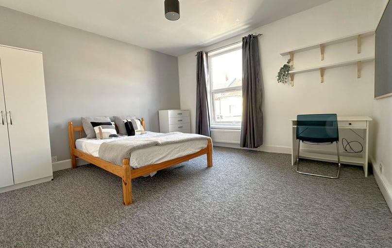 WYNDCLIFFE RD - 5x DOUBLE BEDS + BILLS INCLUDED, Southsea, Portsmouth - Image 1