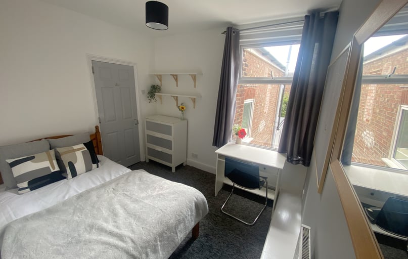 WYNDCLIFFE RD - 5x DOUBLE BEDS + BILLS INCLUDED, Southsea, Portsmouth - Image 1