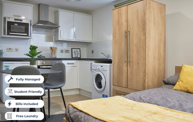 Whiteladies Road, Redland, Bristol - Image 1