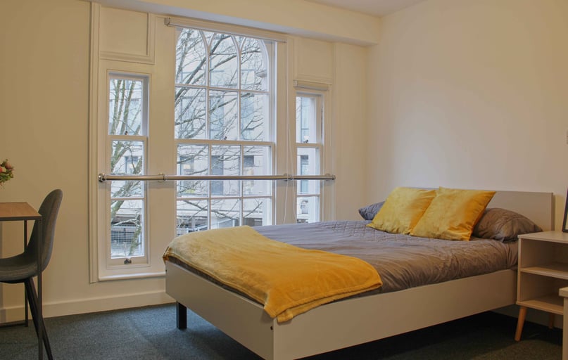 Cumberland Street, Kingsdown, Bristol - Image 1