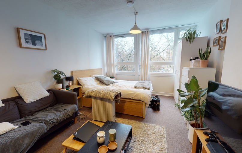 St. Georges Road, Elephant & Castle, London - Image 1