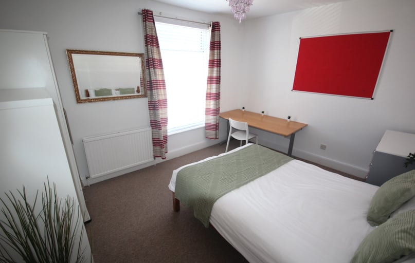 Harold Road (All DOUBLE BEDROOMS), Southsea, Portsmouth - Image 1