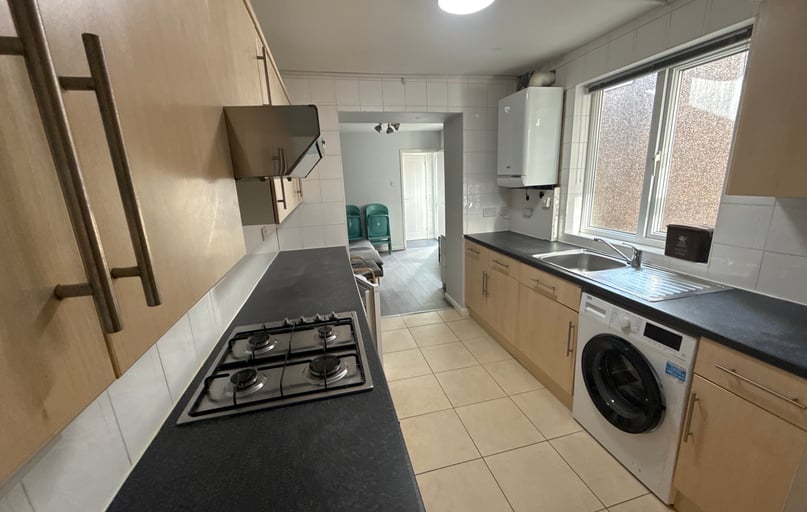 Rhymney Street, Plasnewydd, Cardiff - Image 1