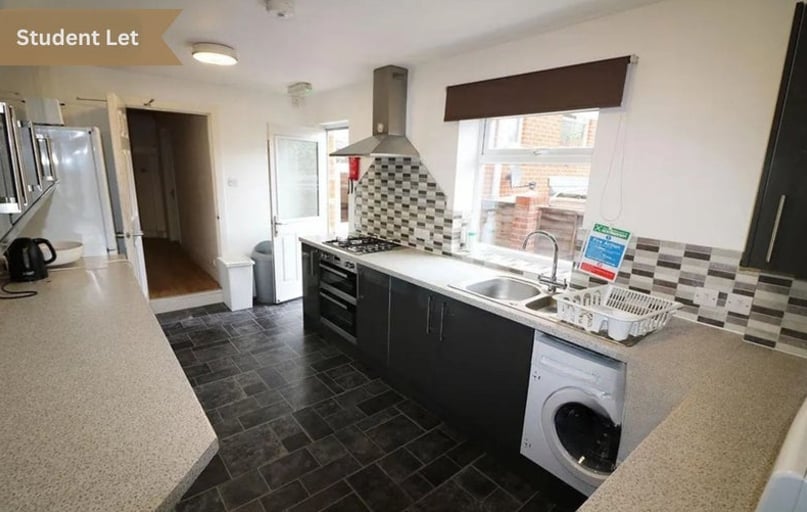 Lodge Road, Inner Avenue, Southampton - Image 1