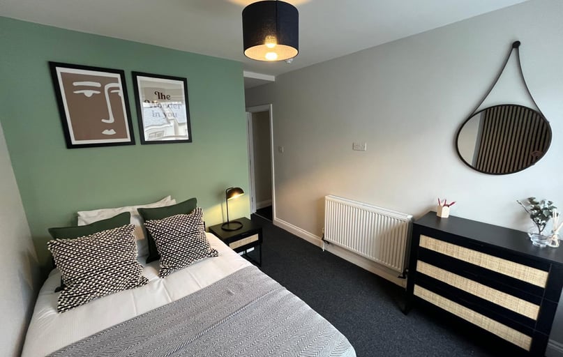 Cheltenham Road, Cotham, Bristol - Image 1