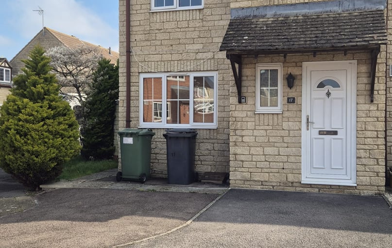 Waterside Close, Quedgely, Gloucester - Image 1