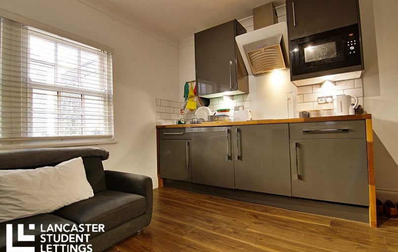 St. Leonards Gate, City Centre, Lancaster - Image 1