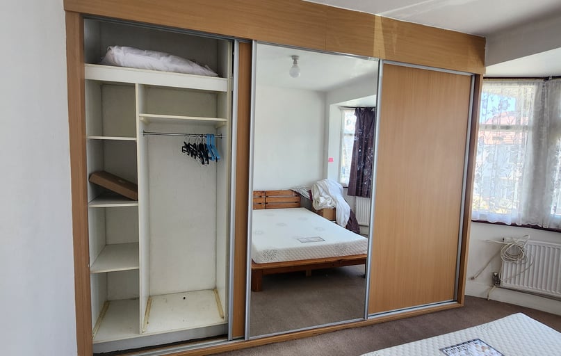 Ruskin Gardens, Kingsbury, London - Image 1