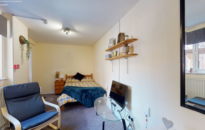 Peveril Street, Radford, Nottingham - Image 1