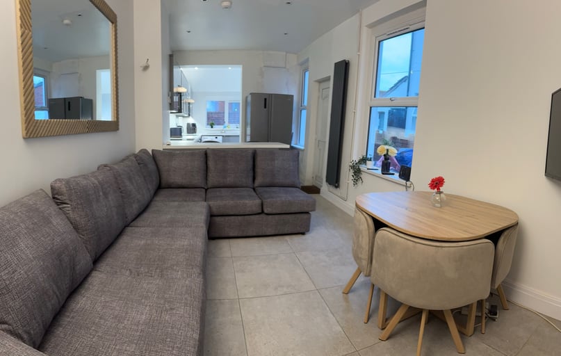 Talworth Street, Plasnewydd, Cardiff - Image 1