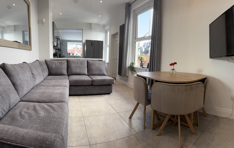 Talworth Street, Plasnewydd, Cardiff - Image 1