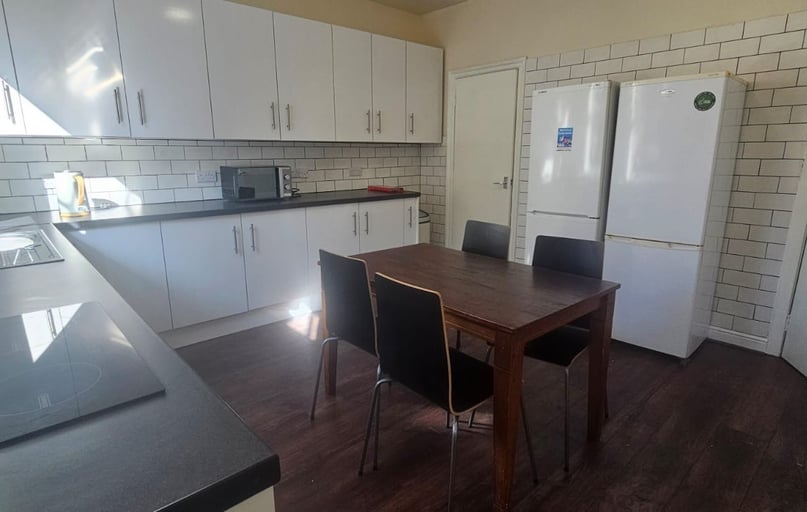 Winfield Terrace, Woodhouse, Leeds - Image 1