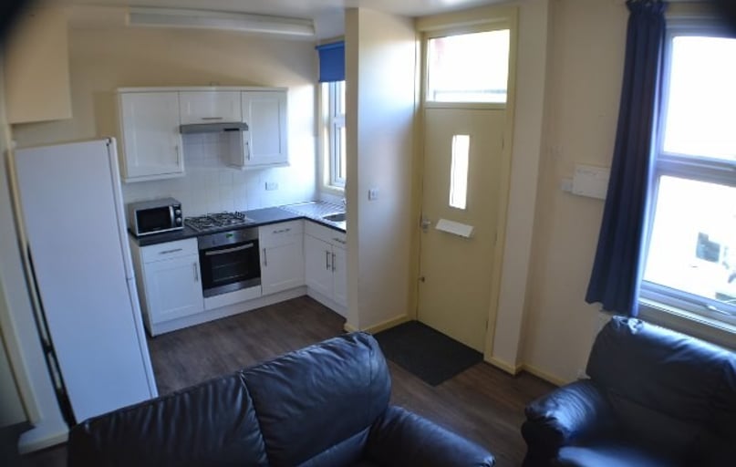 Winfield Place, Woodhouse, Leeds - Image 1