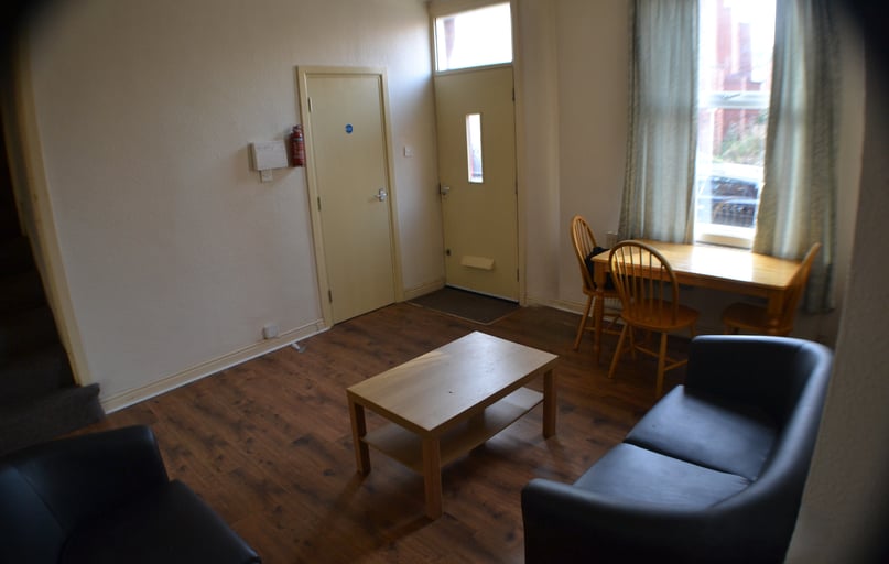 Winfield Terrace, Woodhouse, Leeds - Image 1