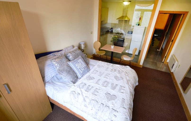 West End House Legrams Lane, Manningham, Bradford - Image 1